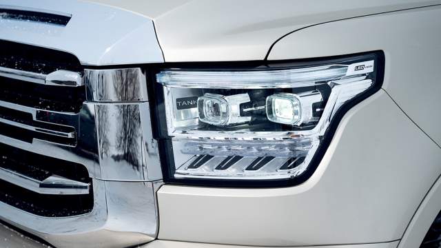 Фары светодиодные, с автоматическим корректором, автоматическим управлением дальним светом и функцией приветствия