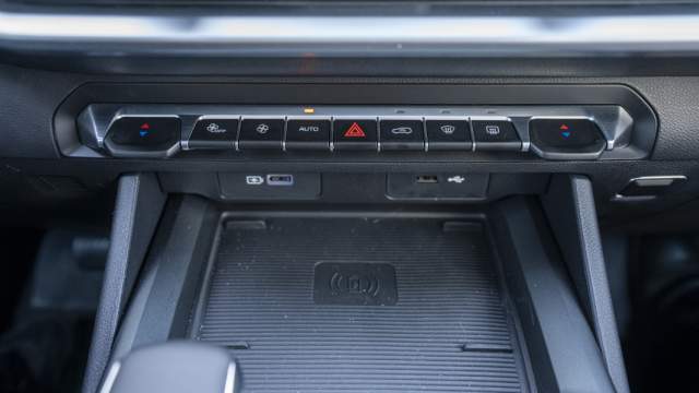 ...или отдельных кнопок на передней панели