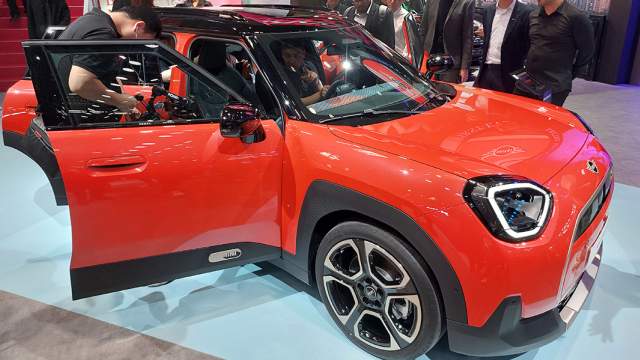 Кроссовер Mini Aceman младший и электрический брат «Кантримена». Машина мощностью 184-218 л.с. предлагает запас хода310-406 км. Производить ее будут не только в Китае, но и в Великобритании