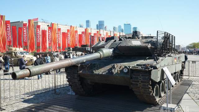 Трофейный танк Leopard 2A6, захваченный российскими военнослужащими в ходе спецоперации, на Поклонной горе