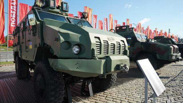 Украинская бронемашина "Варта», захваченная российскими военнослужащими в ходе спецоперации, на Поклонной горе