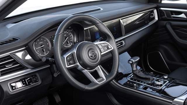 Интерьер ix7 — c прямой передней панелью