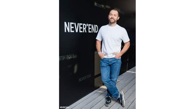 Актер Денис Шведов