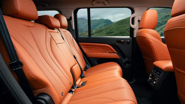 Второй ряд сидений оснащен подогревом