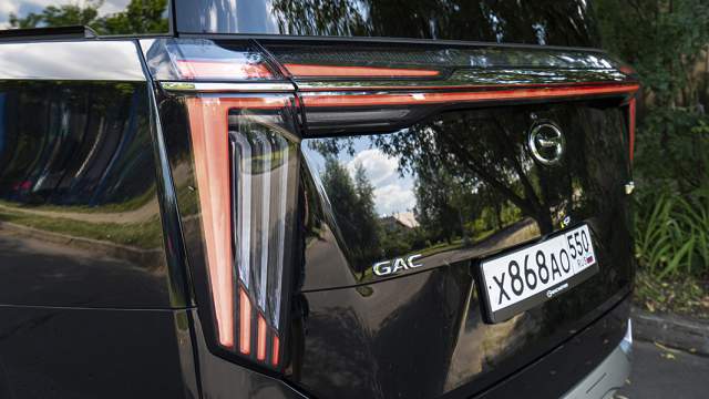 Фонари также полностью светодиодные