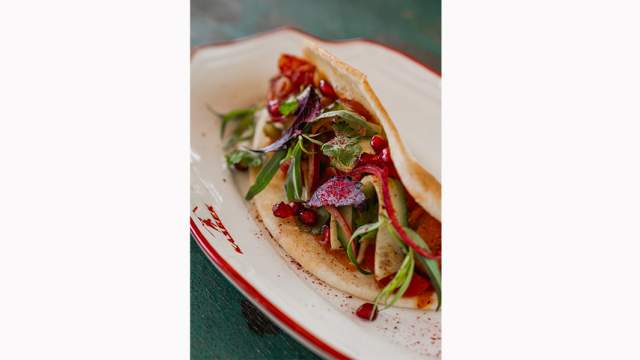 Сэндвич-кебаб из курицы с рачинской ветчиной