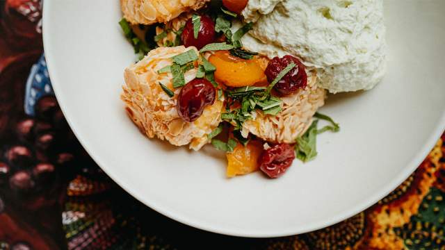 Сулугуни в миндале с кремом из ткемали и маринованной черешней