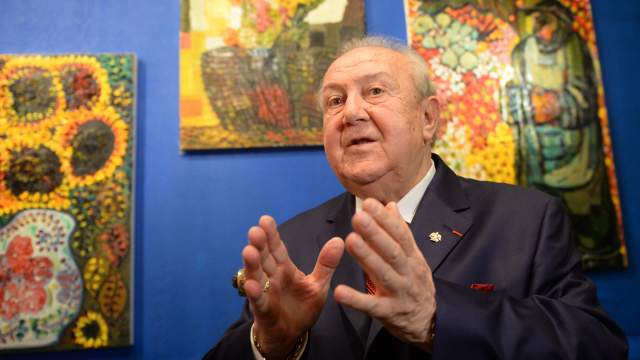 Художник, скульптор Зураб Церетели на открытии своей выставки живописи «Я садовником родился» в галерее «Файн Арт». 2014 год