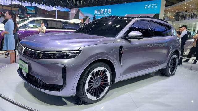 DongFeng показал в Шанхае рестайлинговый кроссовер Voyah Free. Помимо измененной внешности, он получил автопилот от компании Huawei c лидаром на крыше 