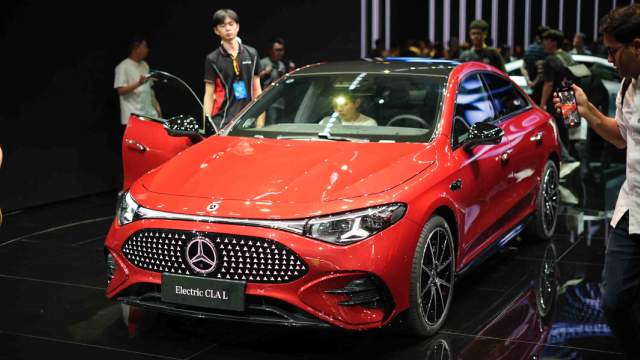 Mercedes-Benz среди прочего показал в Шанхае электрический CLA нового поколения. В популярной у китайцев удлиненной версии 