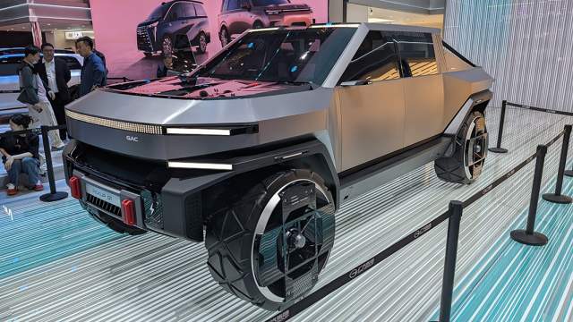 Компания GAC при разработке концепта этого пикапа явно вдохновлялась Tesla Cybertruck 