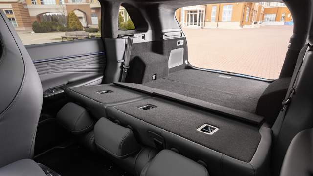 Объем багажника — 546/1835 литров