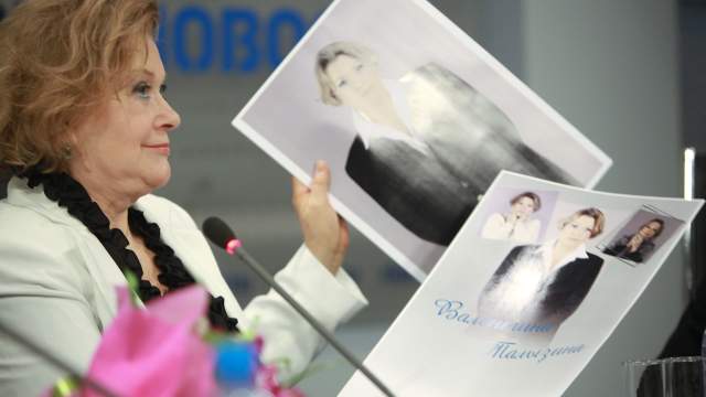 Народная артистка РФ Валентина Талызина в Российском агентстве международной информации РИА Новости на пресс-конференции, посвященной 75-летию всенародно любимой актрисы театра и кино. 2010 год