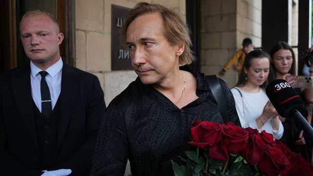 Режиссер Николай Лебедев 