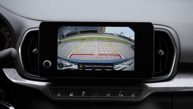 Качество картинки с камеры заднего вида среднее