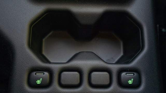 Оба сиденья имеют подогрев