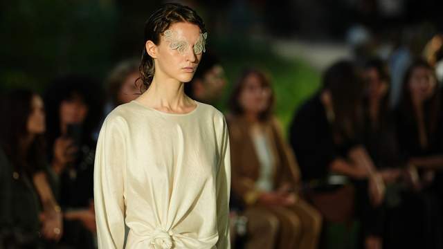 Модель во время показа бренда RUBAN в рамках Московской недели моды