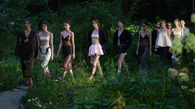 Модель во время показа бренда RUBAN в рамках Московской недели моды