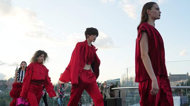 Модели во время показа бренда Alexander Arutyunov