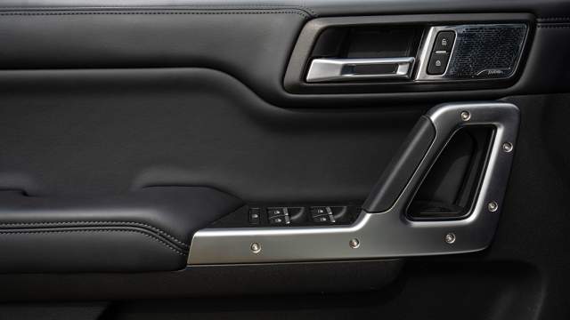 В интерьере много мягких накладок