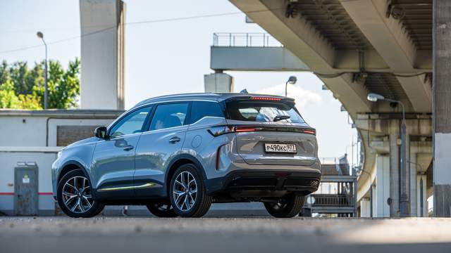 В цветовую палитру входят восемь оттенков, включая новые «технологичный серый» (на фото) и «морской синий»