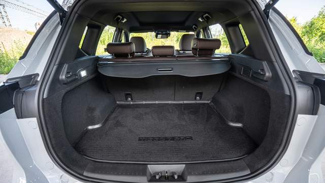 Объем багажника составляет 475 л