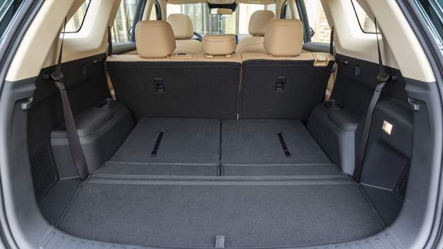 Объем багажника в семиместном варианте — 187 л, в пятиместном — 934 литра