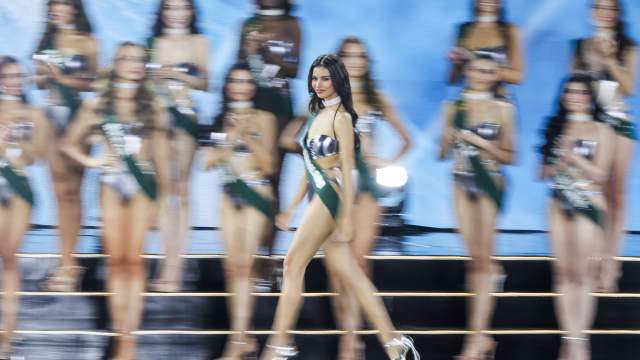  Waree Ngamkham of Thailand is seen in her swimsuit during the Miss Earth 2025 coronation night in Paranaque City, the Philippines on Nov. 5, 2025