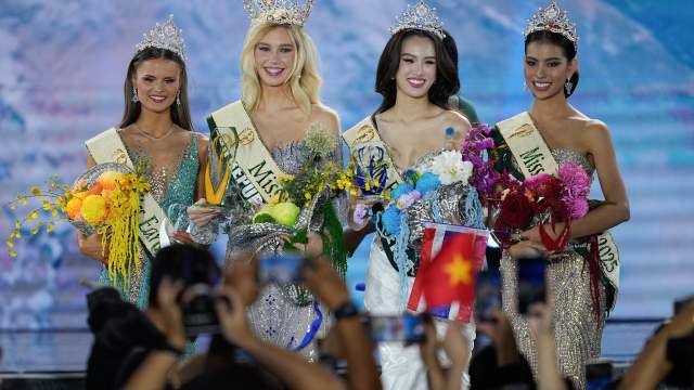 Miss Earth 2025 Natalie Puskinova of Czech Republic, second from left, poses with, from left, Miss Earth Air 2025 Soldis Ivarsdottir from Iceland, Miss Earth Water 2025 Mu Anh Trinh from Vietnam, and Miss Earth Fire 2025 Waree Ngamkham from Thailand during the Miss Earth 2025 beauty pageant on Wednesday, Nov. 5, 2025, in Manila, Philippines