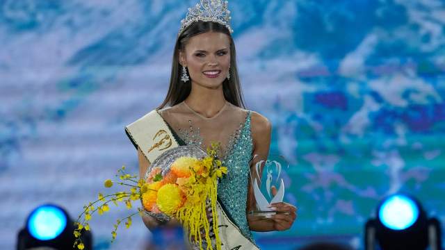 Miss Earth Air 2025 Soldis Ivarsdottir from Iceland poses during the Miss Earth 2025 beauty pageant on Wednesday, Nov. 5, 2025, in Manila, Philippines