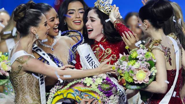 Fatima Bosch of Mexico reacts next to other contestants after being crowned Miss Universe 2025 during the 74th Miss Universe pageant in Bangkok, Thailand, November 21, 2025