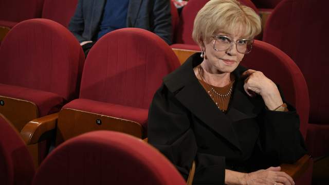 Народная артистка России Вера Алентова во время сбора труппы Московского драматического театра имени А.С. Пушкина в преддверии открытия 73-го театрального сезона