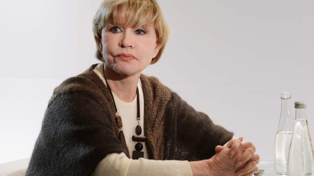 Актриса Вера Алентова на презентации фильма «С Восьмым марта, мужчины!» в рамках 92-го Российского международного кинорынка в Центре международной торговли в Москве. 2013 год