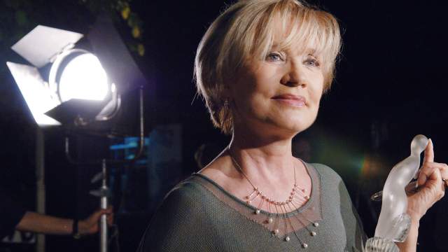 Лауреат театральной премии «Хрустальная Турандот» в номинации «Лучшая женская роль» — Вера Алентова. Церемония награждения состоялась в музее-усадьбе «Кусково». 2006 год