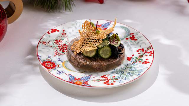 Холодец с бычьими хвостами и кремом из горчицы