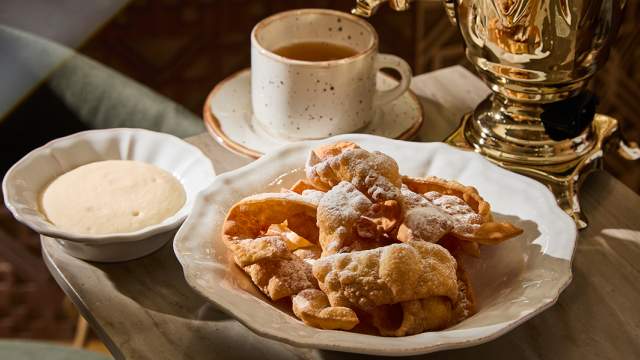 Хворост с муссом из ряженки