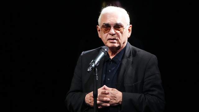 Генеральный директор киноконцерна «Мосфильм» Карен Шахназаров на церемонии прощания с народной артисткой РФ Верой Алентовой