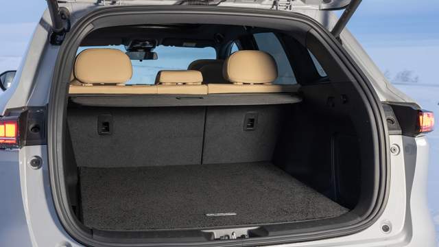Объем багажника составляет 610 л