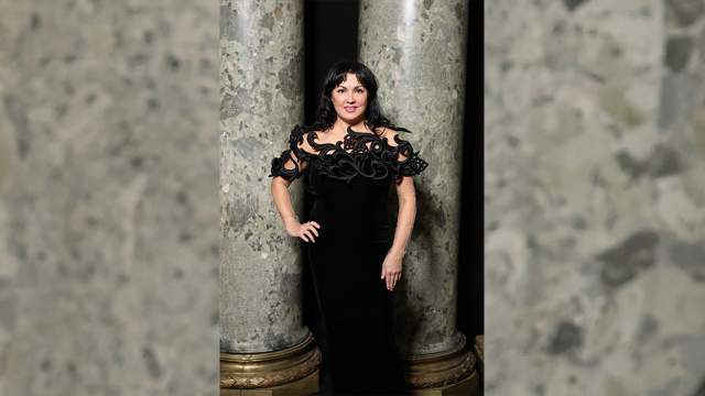 Анна Нетребко