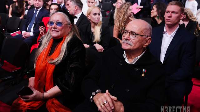 Президент благотворительного фонда "Русский Силуэт" Татьяна Михалкова и режиссер Сергей Михалков