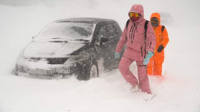 ну ладно листиков довольно несите снег и новый год. новогодняя карета. лепка снеговик. несите снег и новый год. листиков довольно несите снег и новый год.