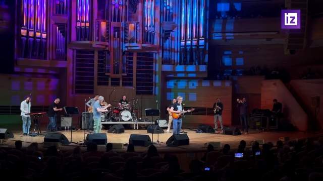 Концерт Эмира Кустурицы с The No Smoking Orchestra | Видео | Известия | 06.06.2023