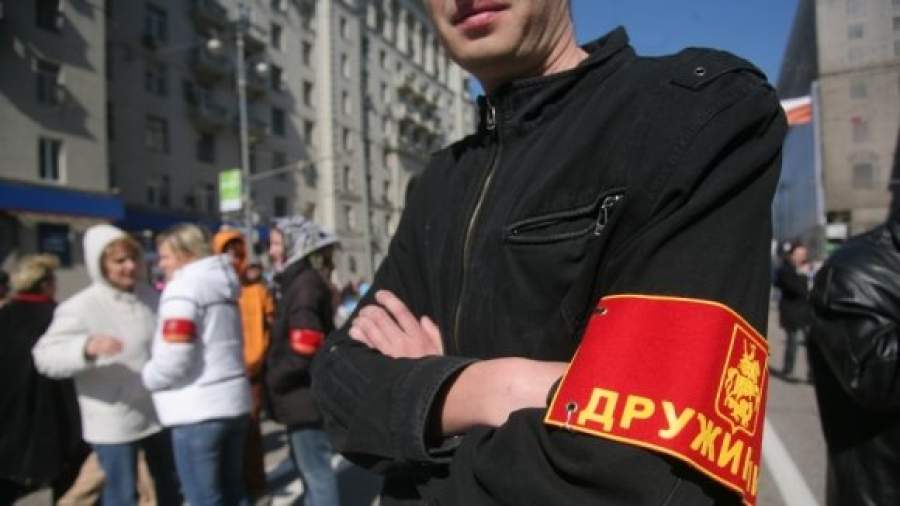 Коммунисты хотят охранять баннеры с помощью дружин