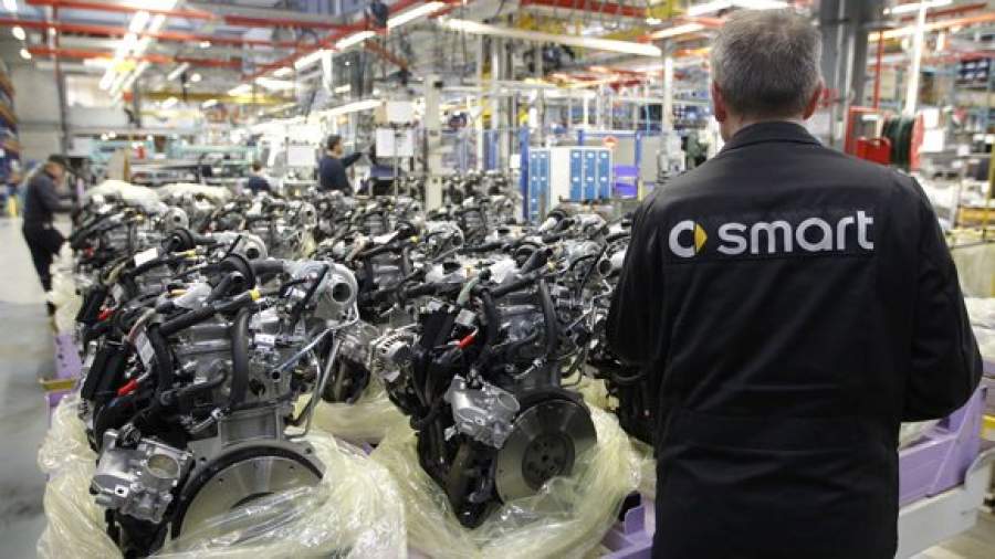 Daimler AG судится с сетью магазинов «Стартмастер» за smart.ru