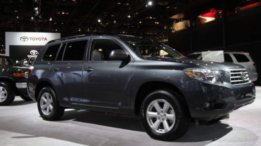 Новое руководство «Славянки» закупает люксовые иномарки