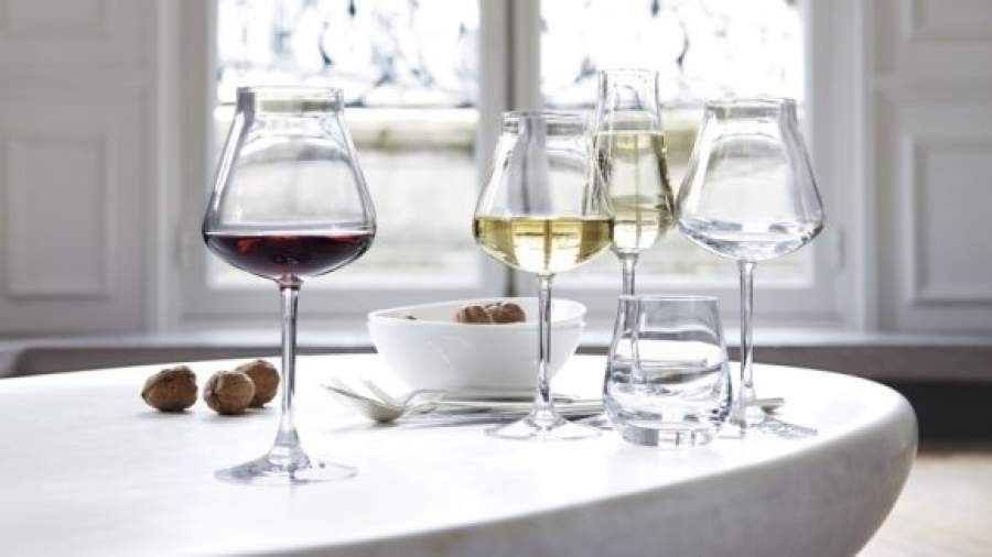 Реклама вина и шампанского вернется в СМИ и интернет 