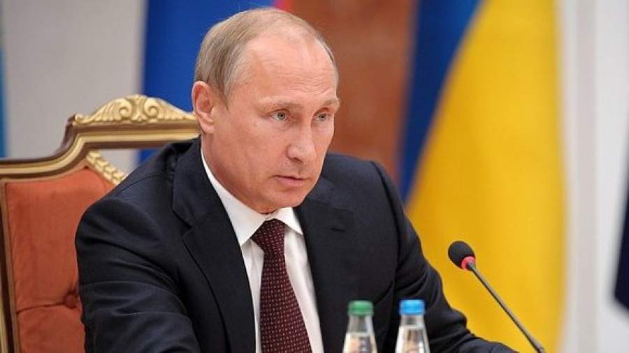 Владимир Путин призвал власти Украины прекратить боевые действия