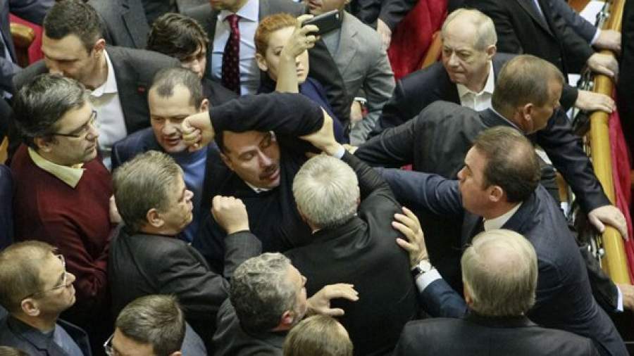 Рада приняла бюджет Украины без участия оппозиции