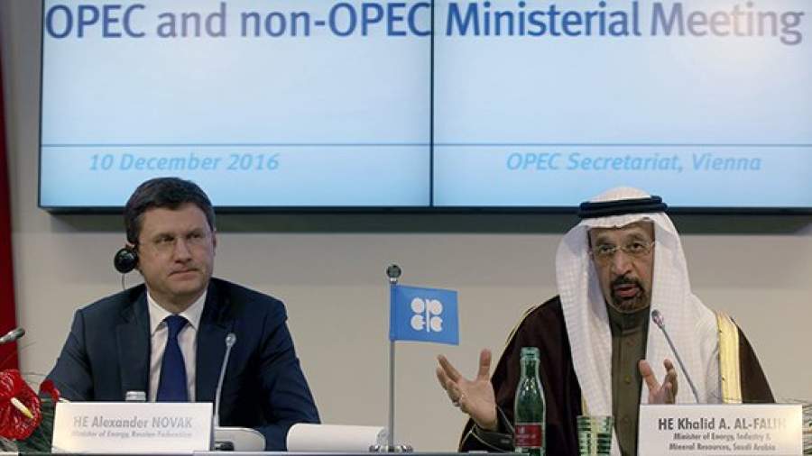 Медведев обсудит с нефтяниками механизмы сокращения добычи