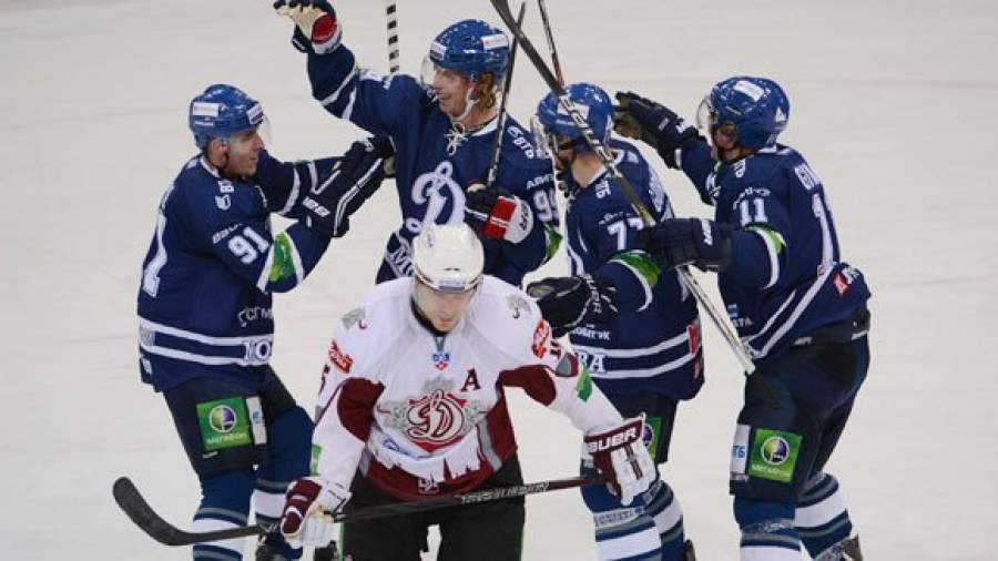 На «динамовском» дерби Овечкина отправили раздавать автографы